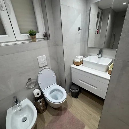Villa Studio Tirana * تيرانا