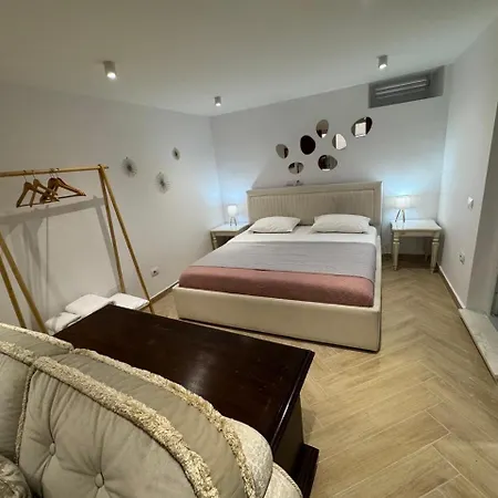 Villa Studio Tirana شقة *