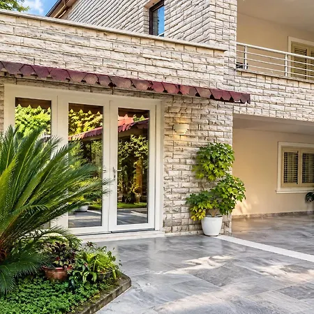 Daire Villa Studios Tirana