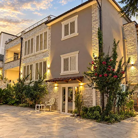 Villa Studios Tirana *