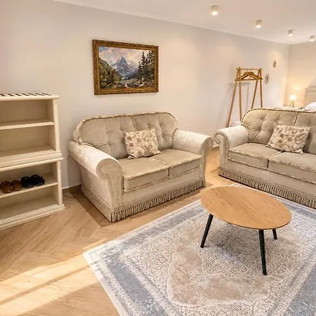 Villa Studios Tirana Daire