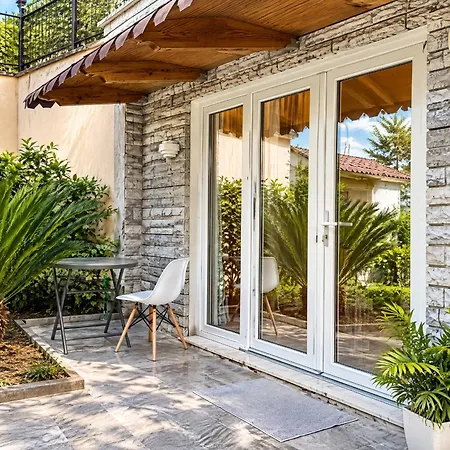Villa Studios Tirana *
