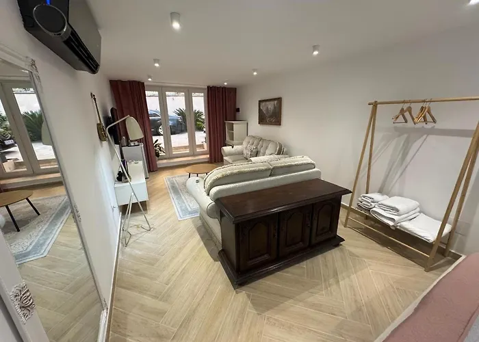 Villa Studio Tirana تيرانا